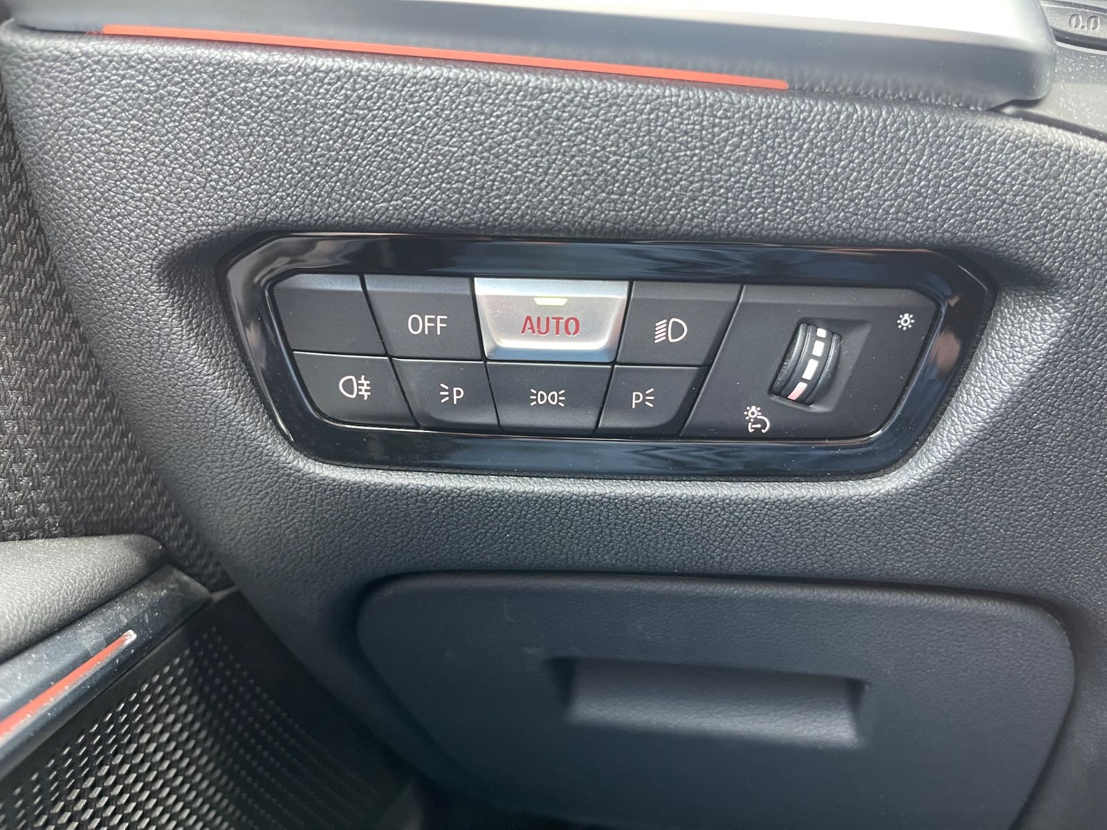 Fahrzeugabbildung BMW 320 dA Advantage