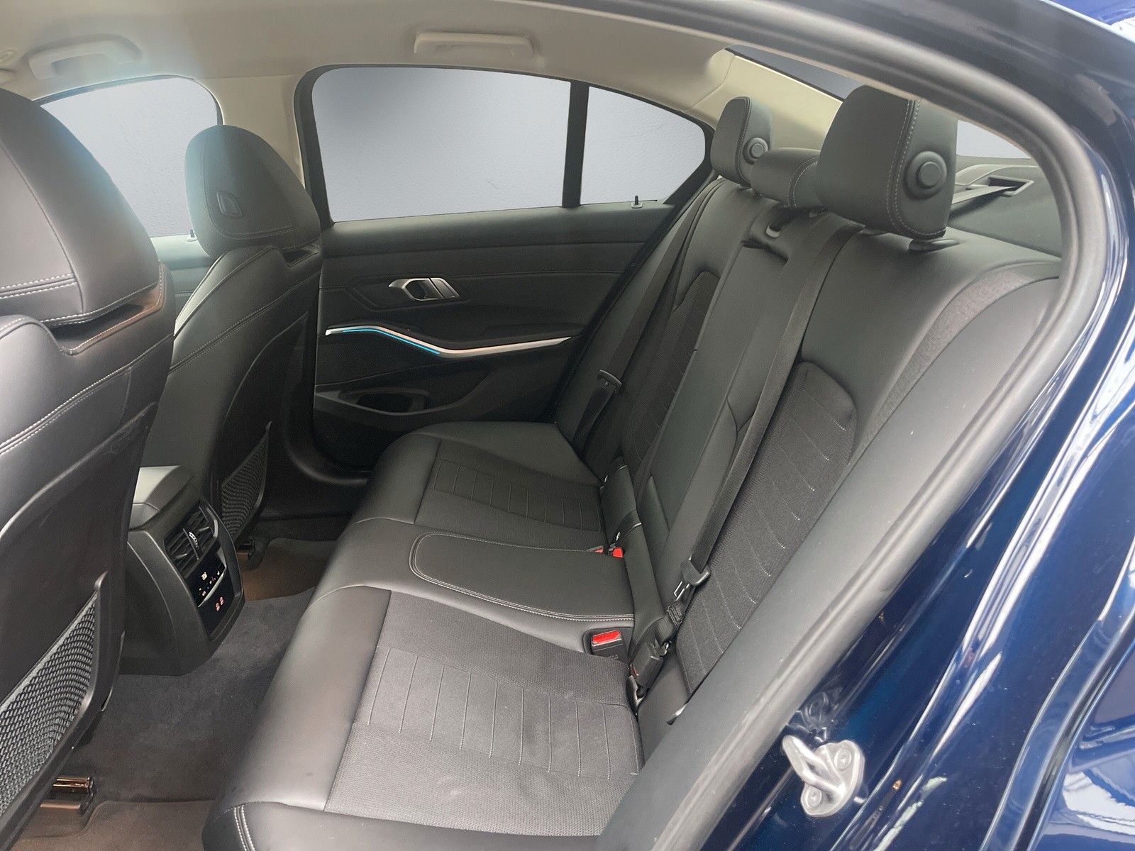 Fahrzeugabbildung BMW 320 d Limousine