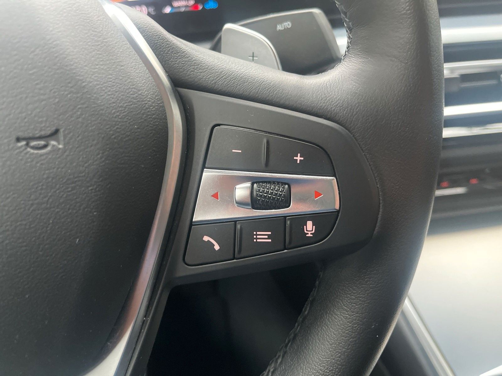 Fahrzeugabbildung BMW 320 d Limousine