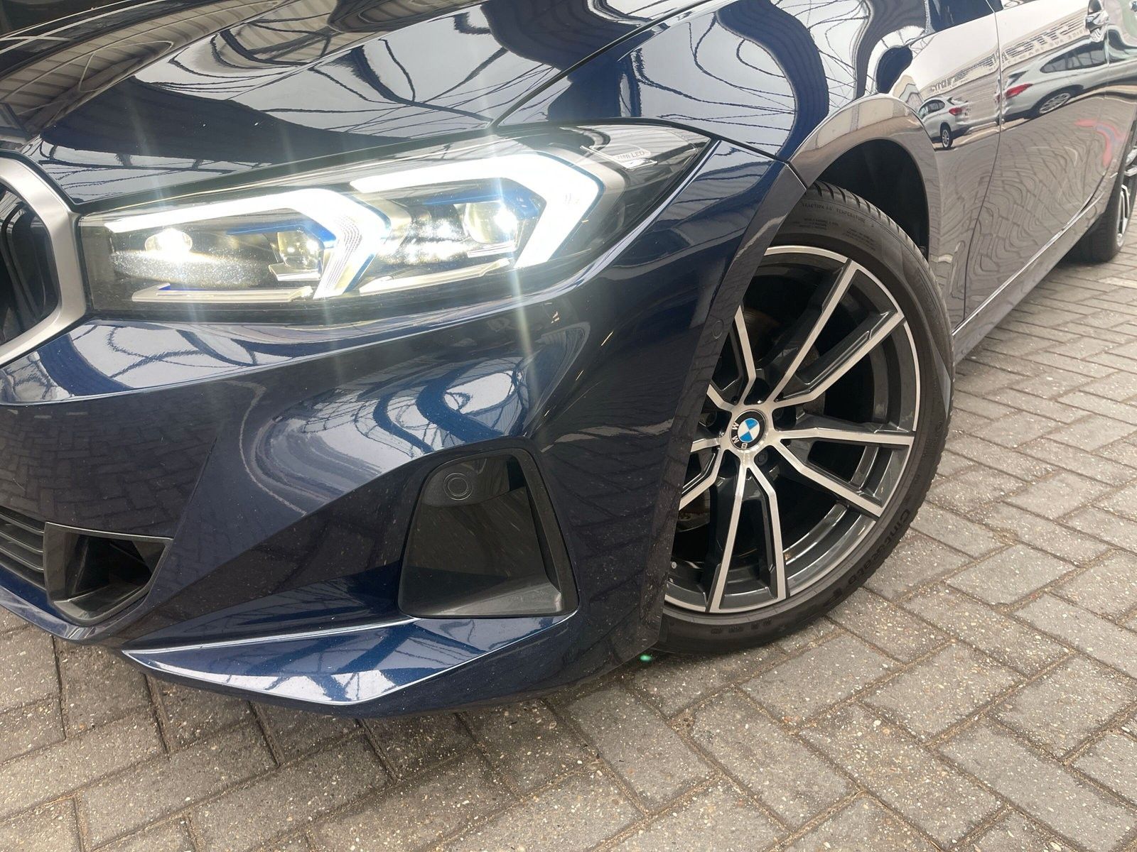 Fahrzeugabbildung BMW 320 d Limousine