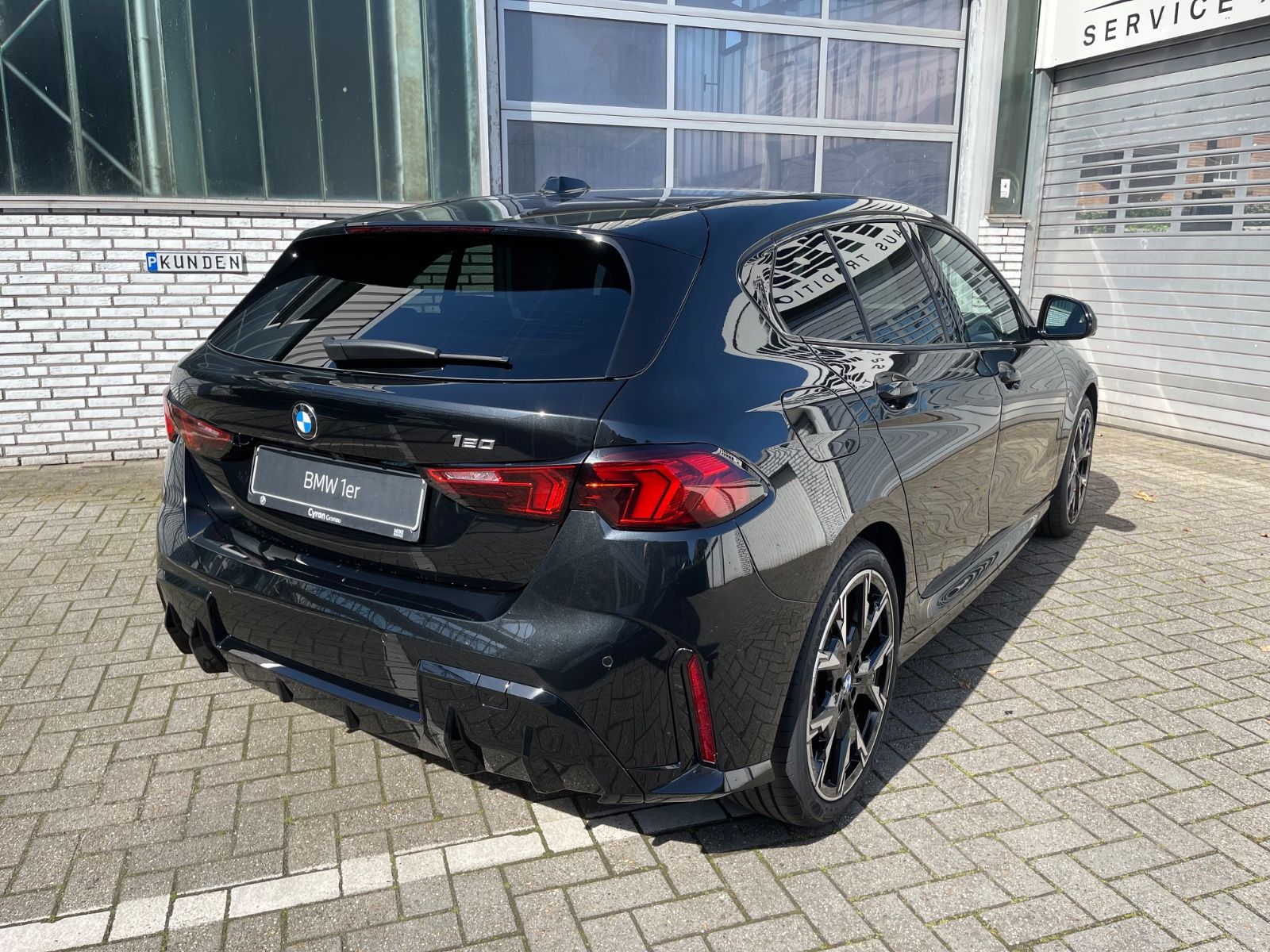 Fahrzeugabbildung BMW 120i M-Sport,NAVI,Head UP,LED uvm.