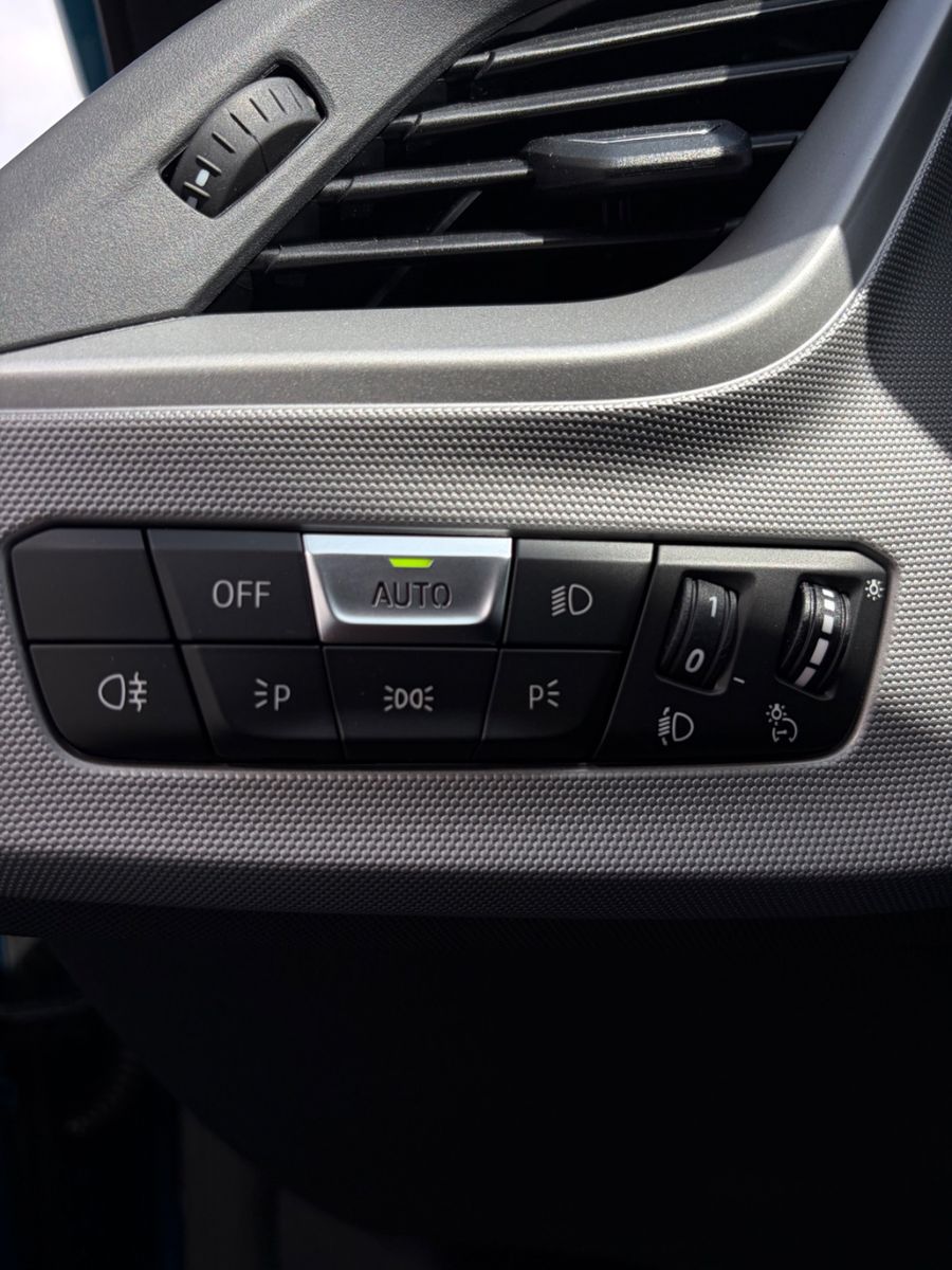 Fahrzeugabbildung BMW 116d Limousine Advantage