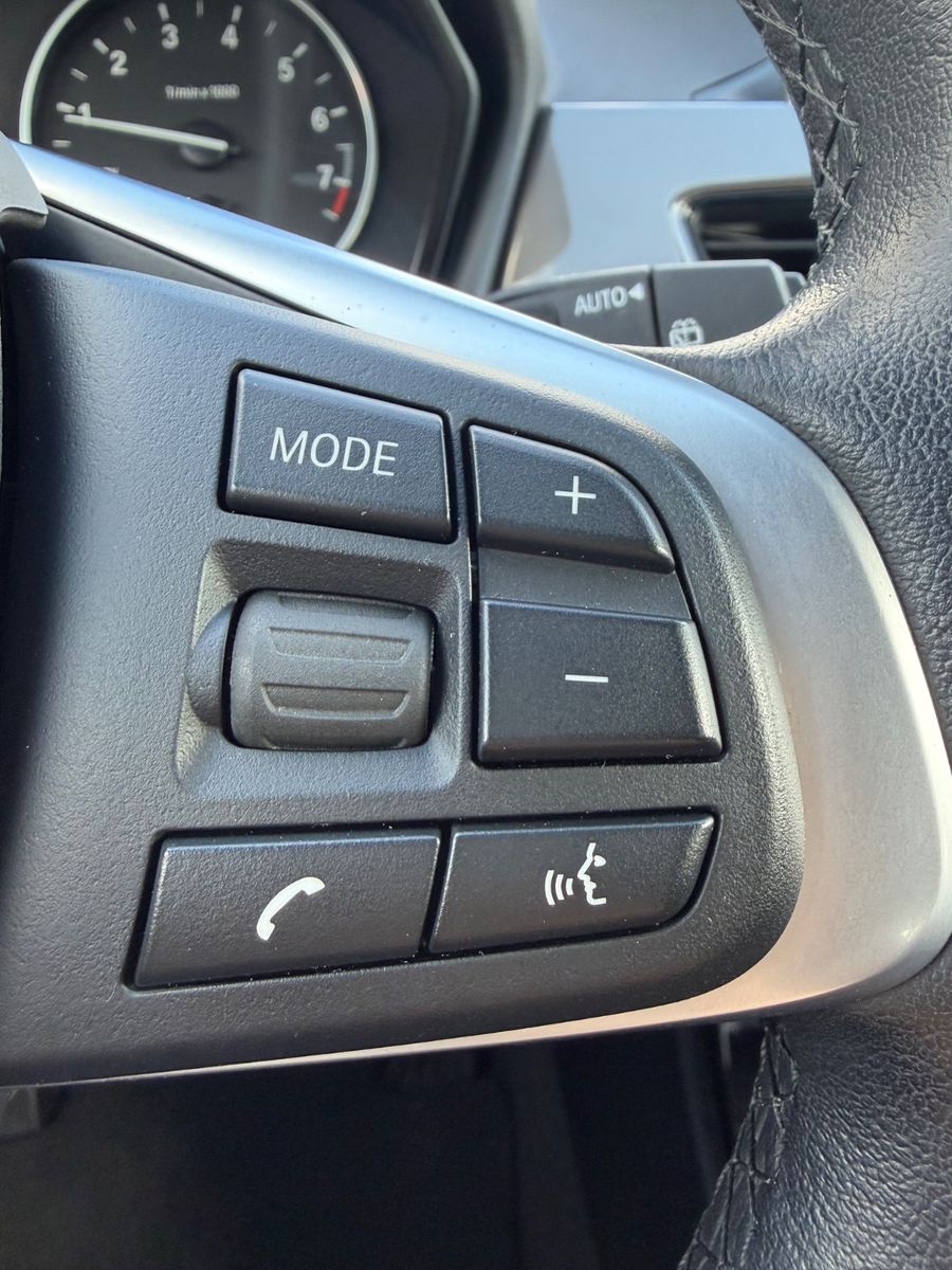 Fahrzeugabbildung BMW X1 25 i xLine