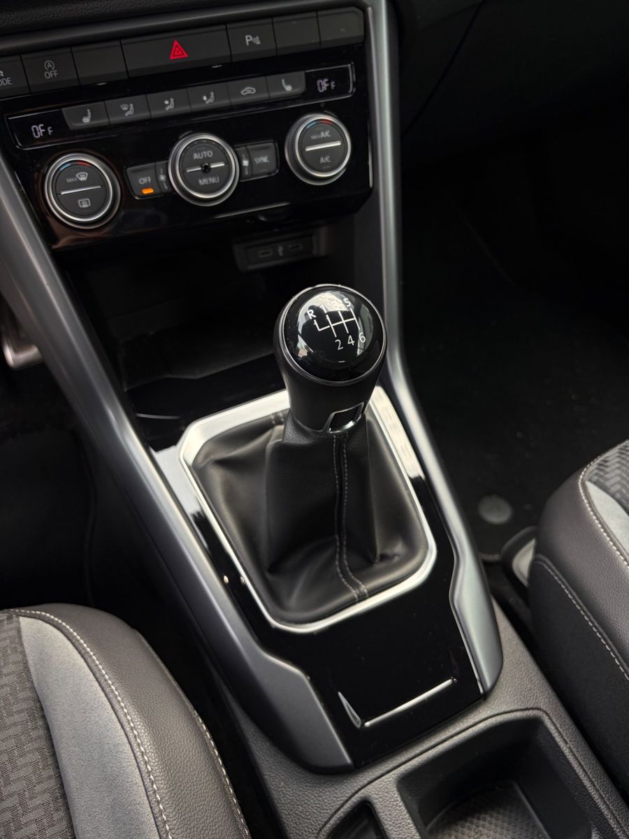Fahrzeugabbildung Volkswagen T-Roc Cabriolet R-Line