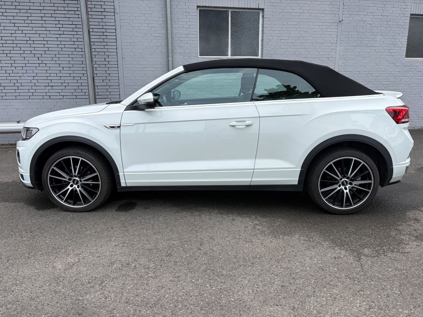 Fahrzeugabbildung Volkswagen T-Roc Cabriolet R-Line