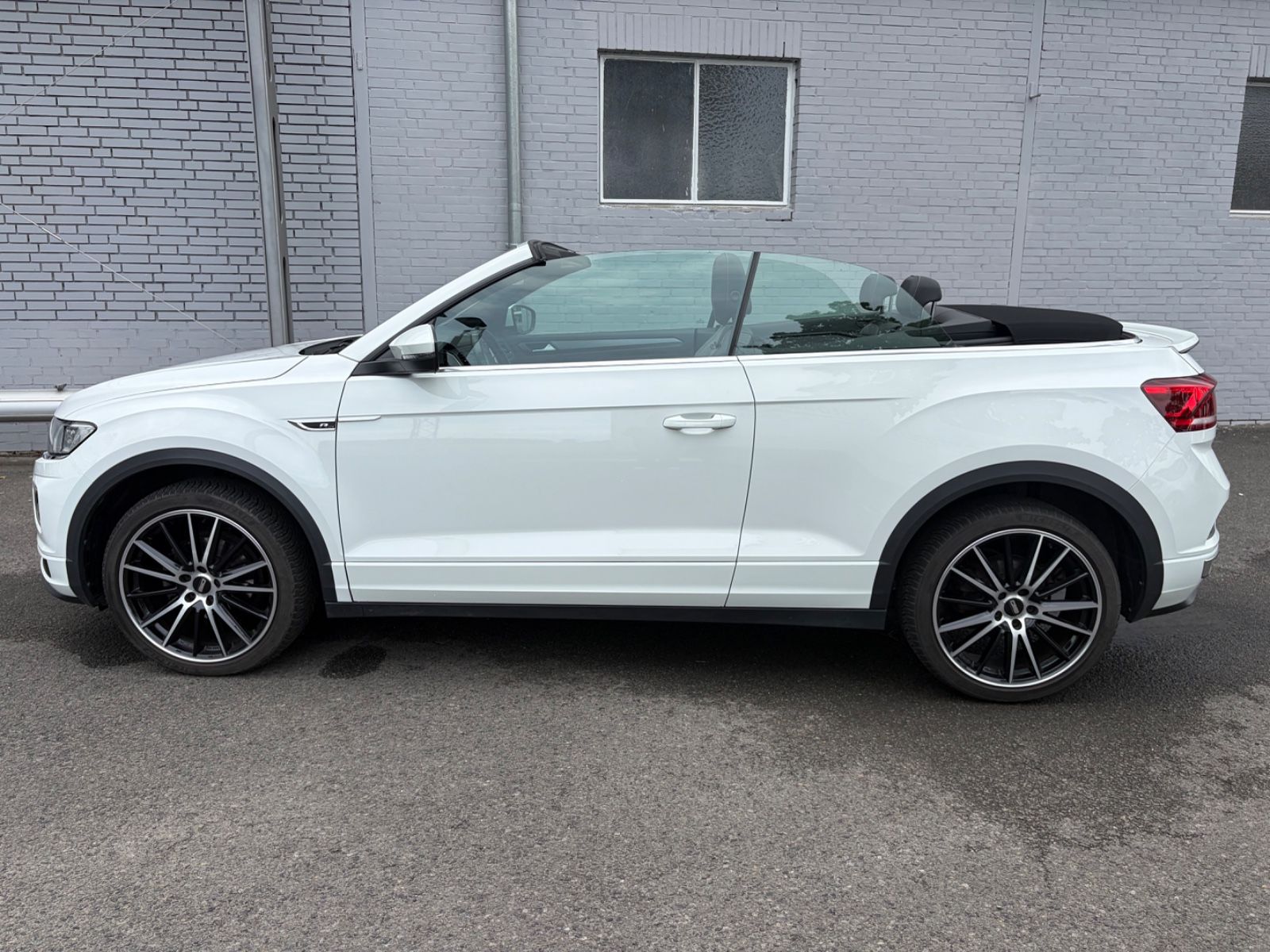 Fahrzeugabbildung Volkswagen T-Roc Cabriolet R-Line
