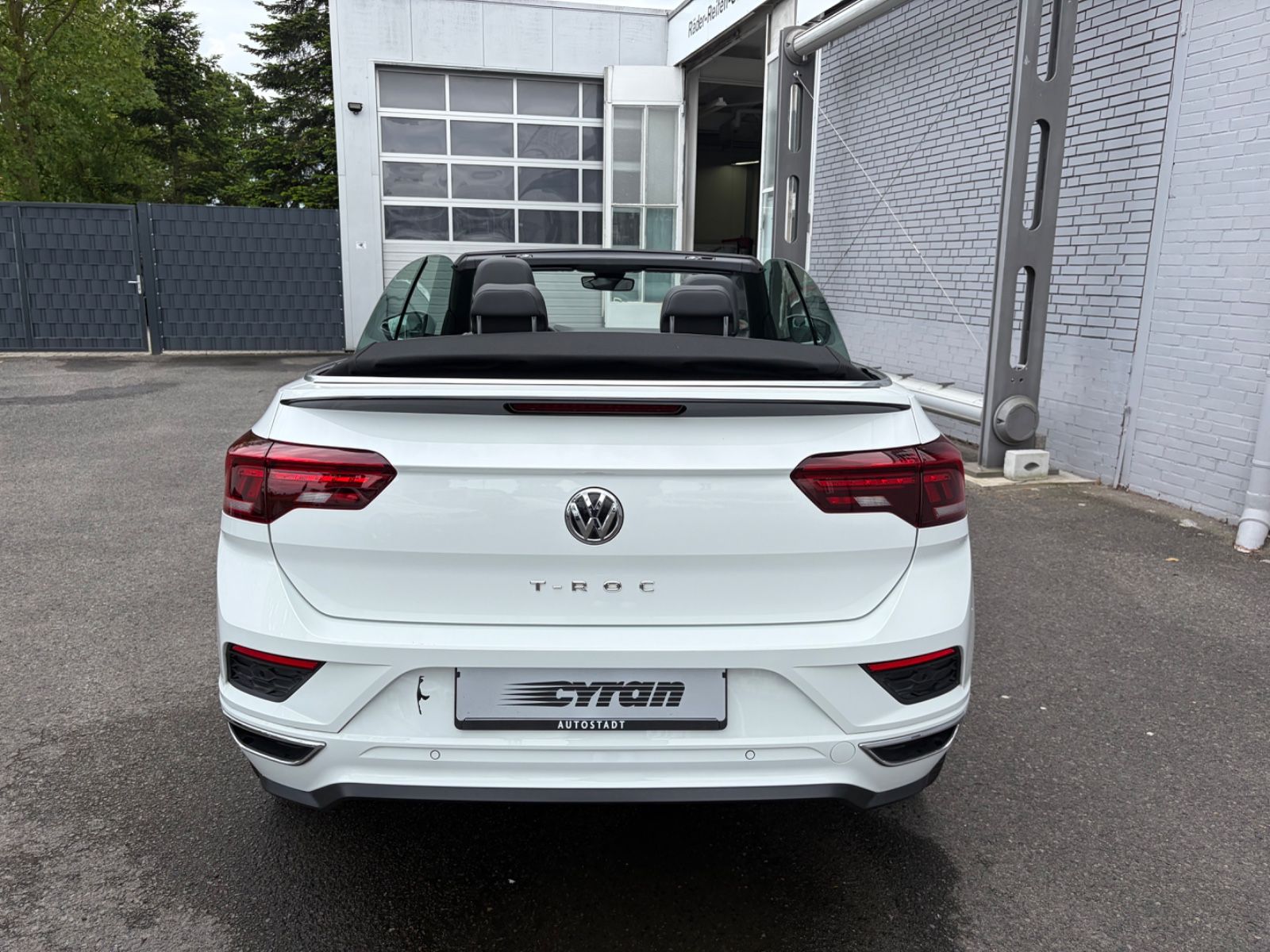 Fahrzeugabbildung Volkswagen T-Roc Cabriolet R-Line