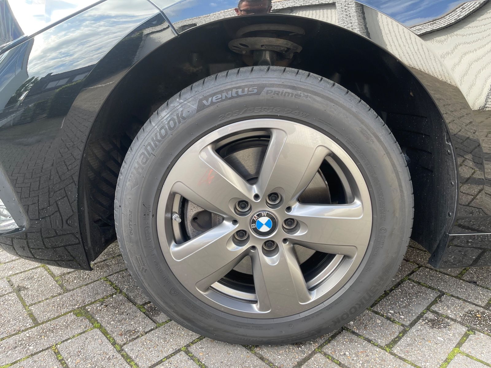 Fahrzeugabbildung BMW 116 i Limousine