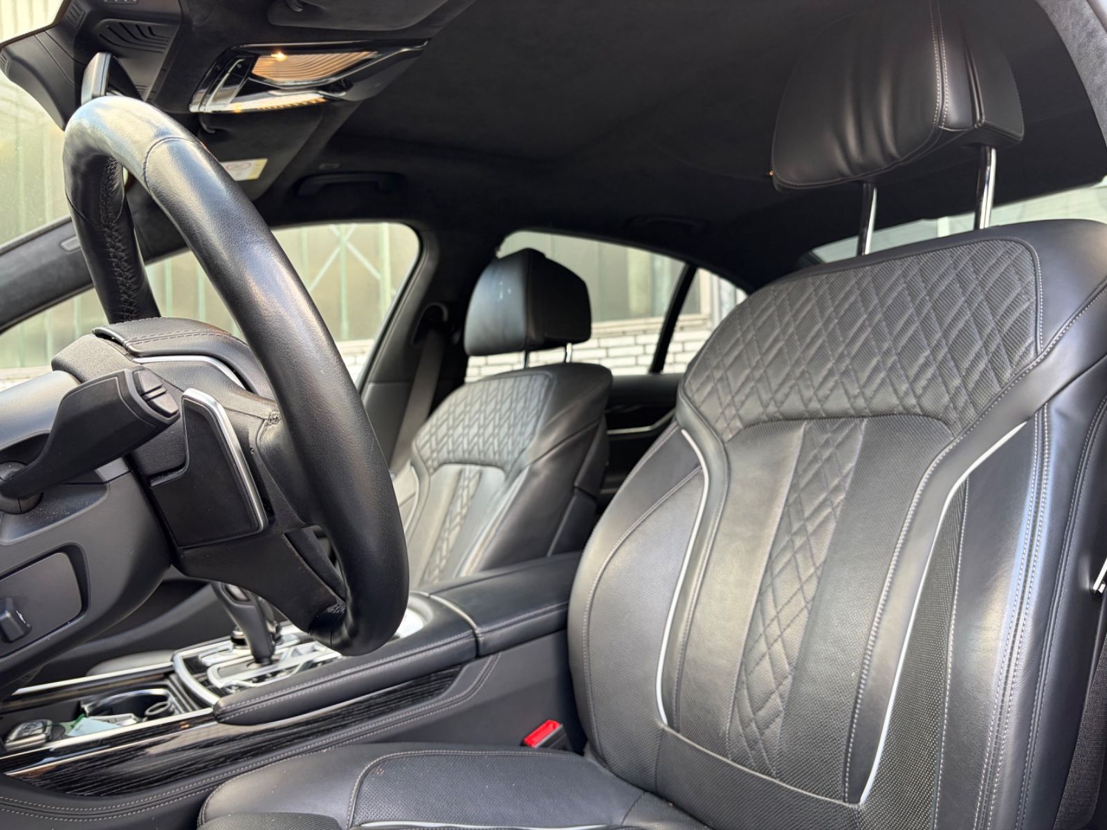Fahrzeugabbildung BMW 750 i xDrive