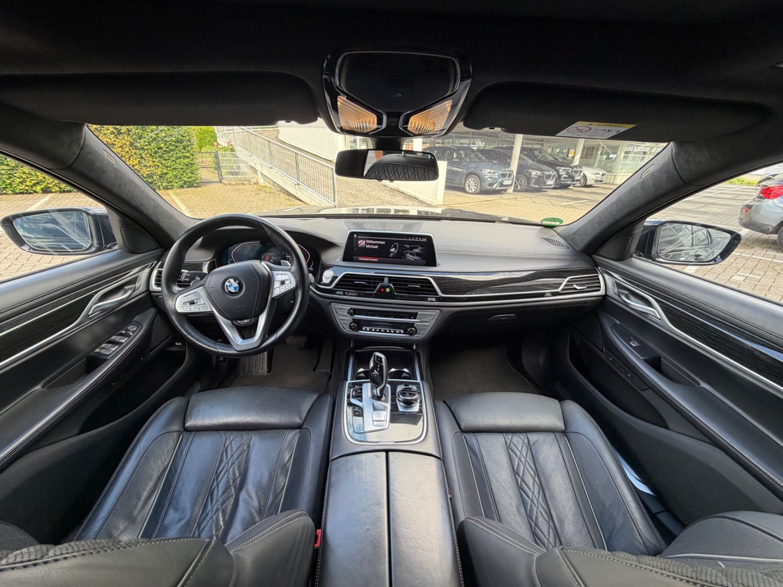 Fahrzeugabbildung BMW 750 i xDrive