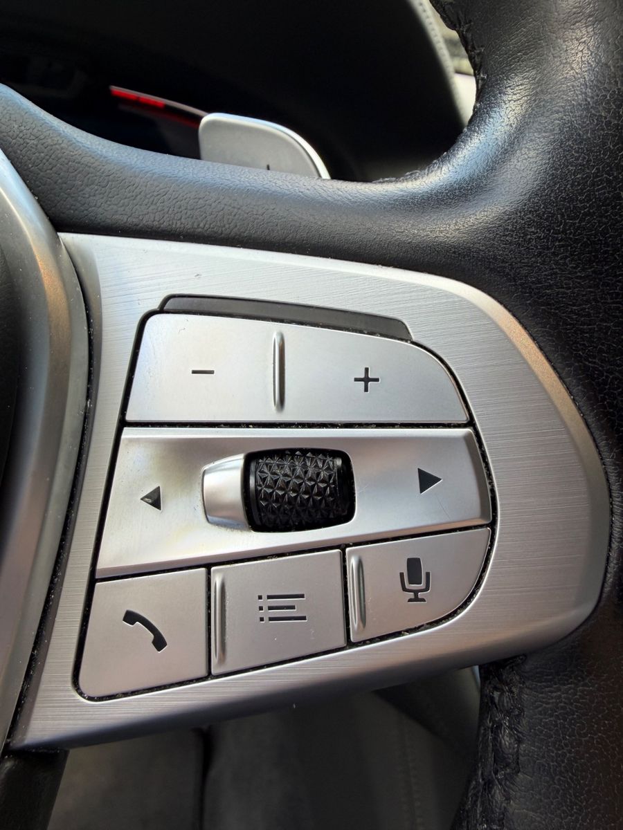 Fahrzeugabbildung BMW 750 i xDrive