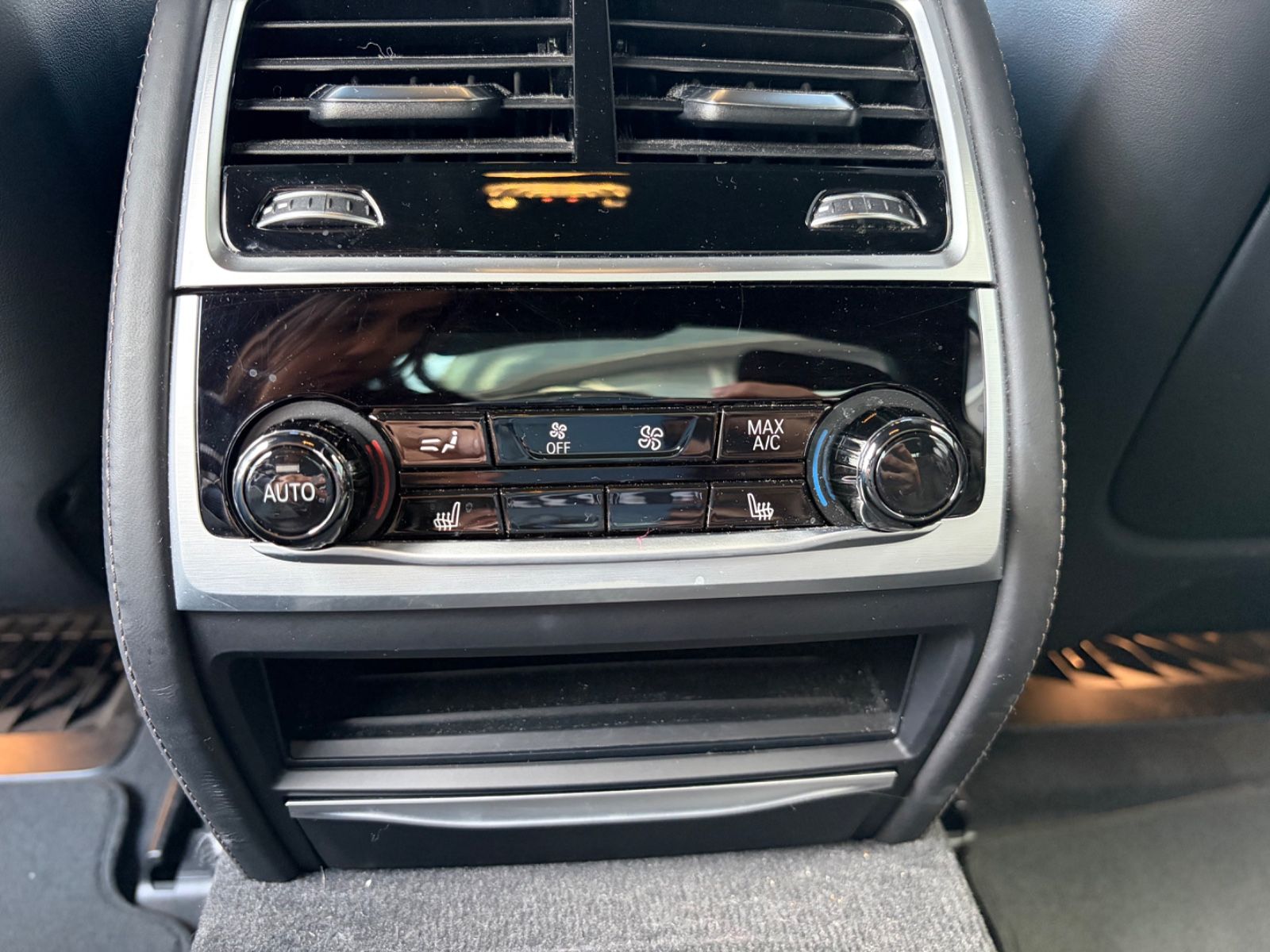 Fahrzeugabbildung BMW 750 i xDrive