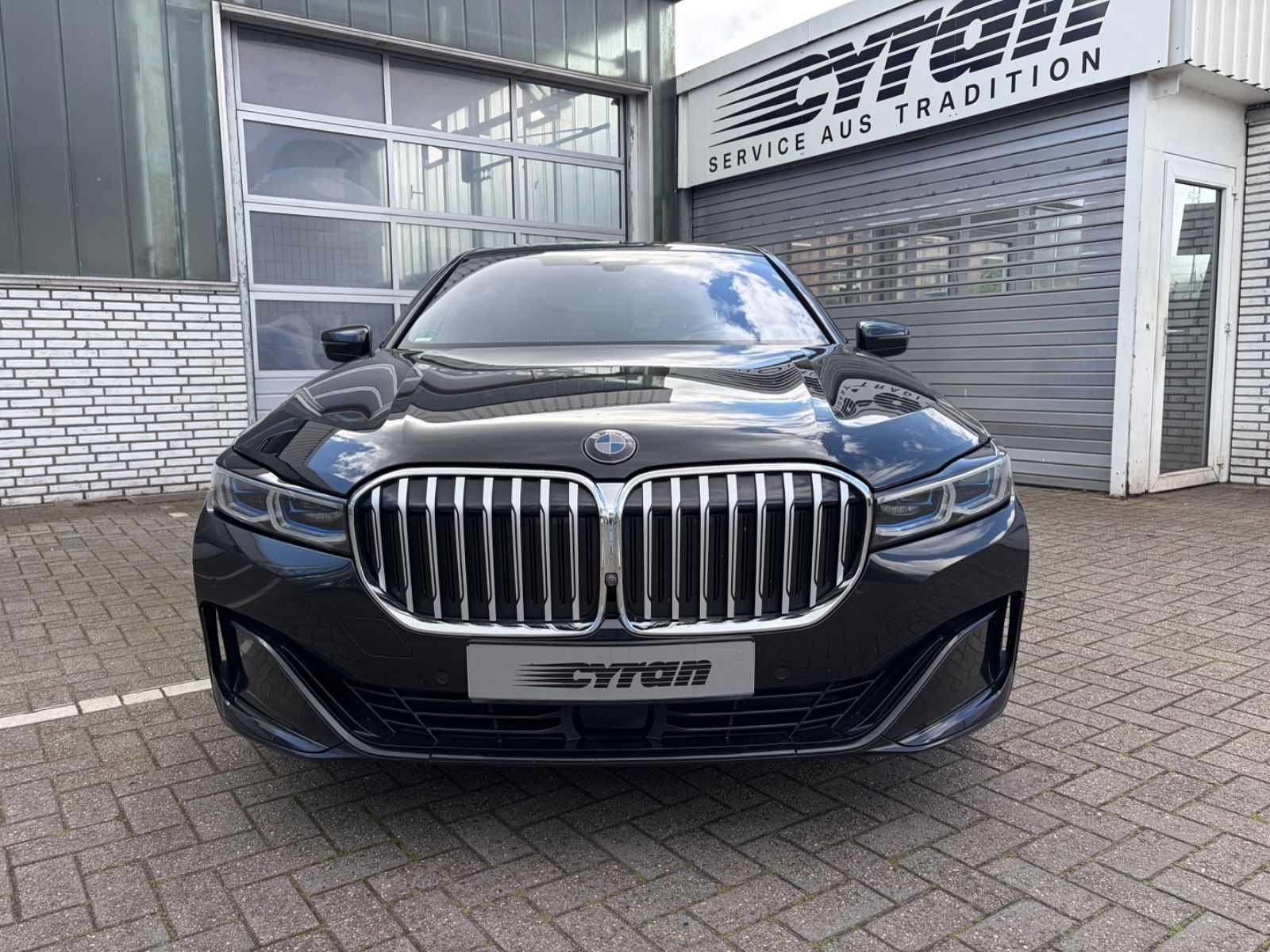 Fahrzeugabbildung BMW 750 i xDrive