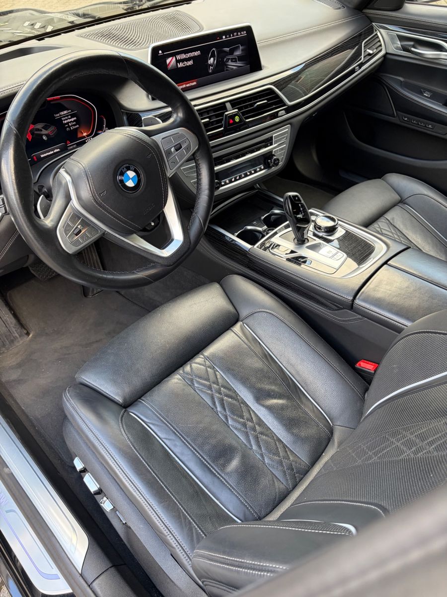 Fahrzeugabbildung BMW 750 i xDrive