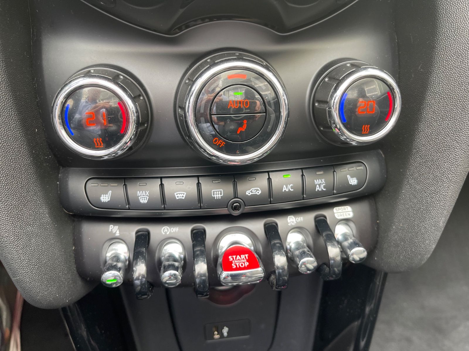 Fahrzeugabbildung MINI John Cooper Works Cabrio