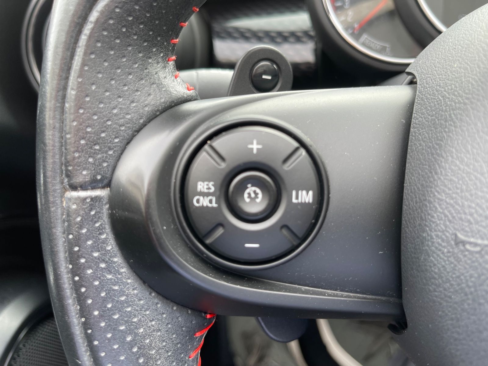 Fahrzeugabbildung MINI John Cooper Works Cabrio