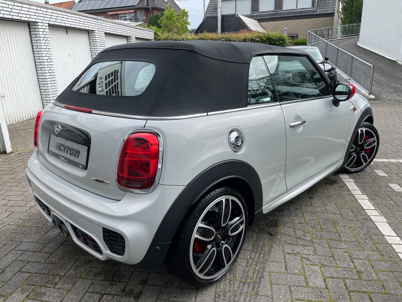 Fahrzeugabbildung MINI John Cooper Works Cabrio