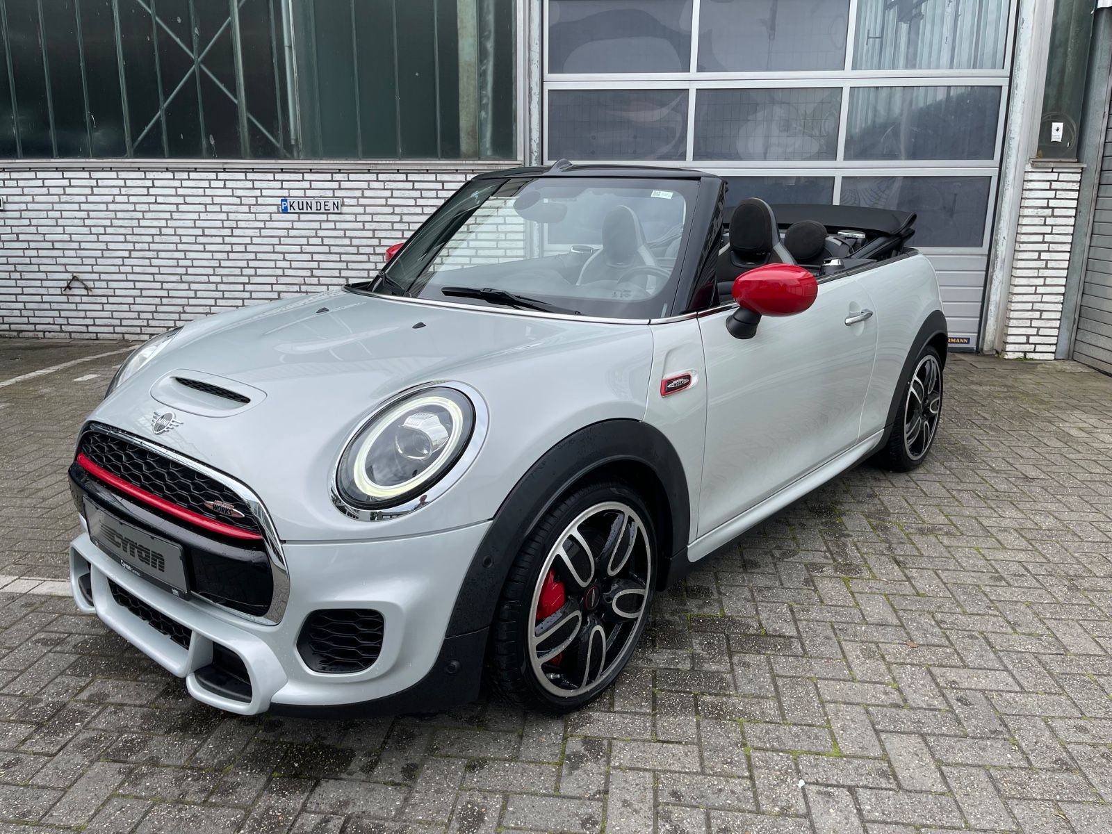 Fahrzeugabbildung MINI John Cooper Works Cabrio