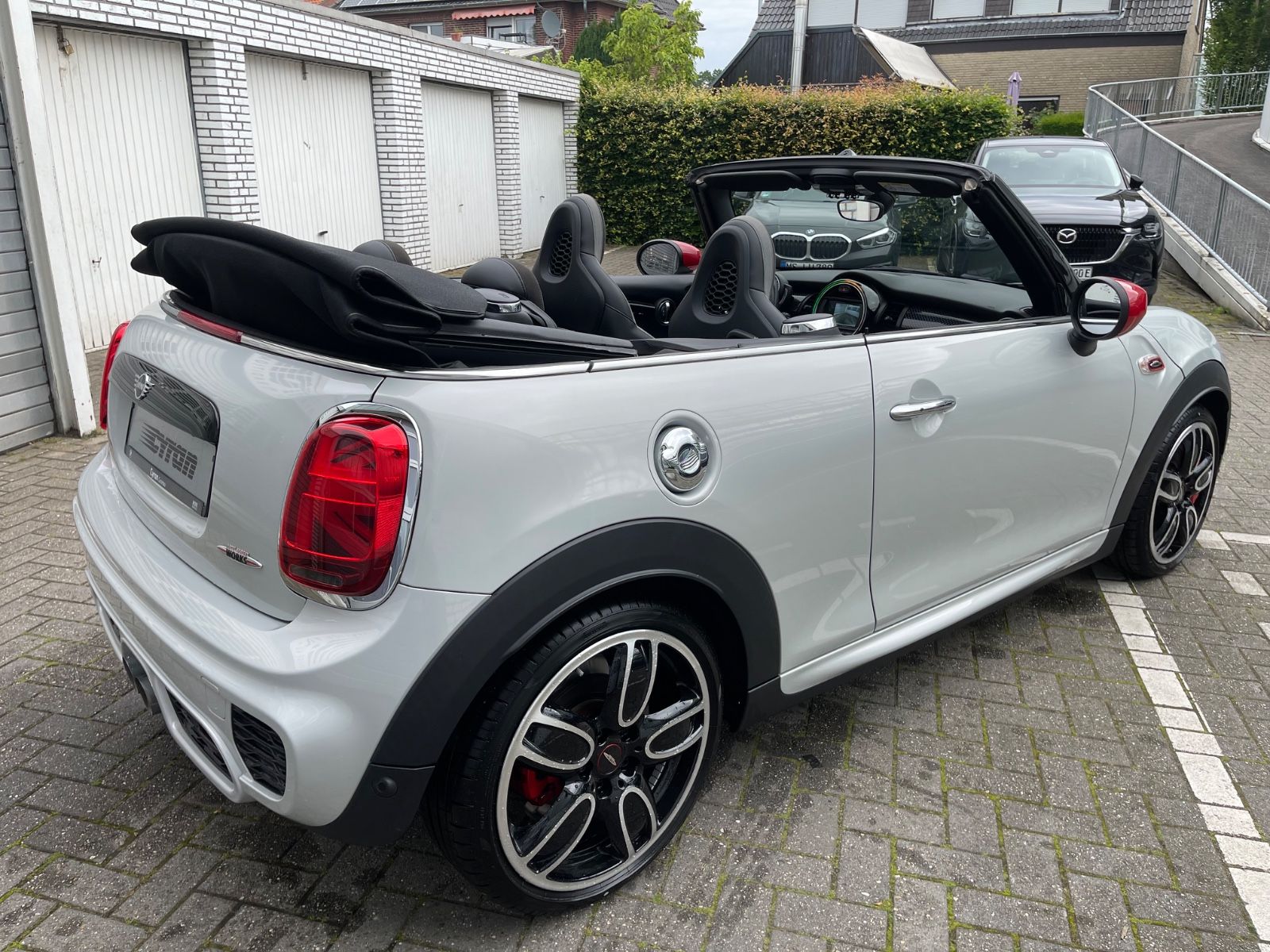 Fahrzeugabbildung MINI John Cooper Works Cabrio