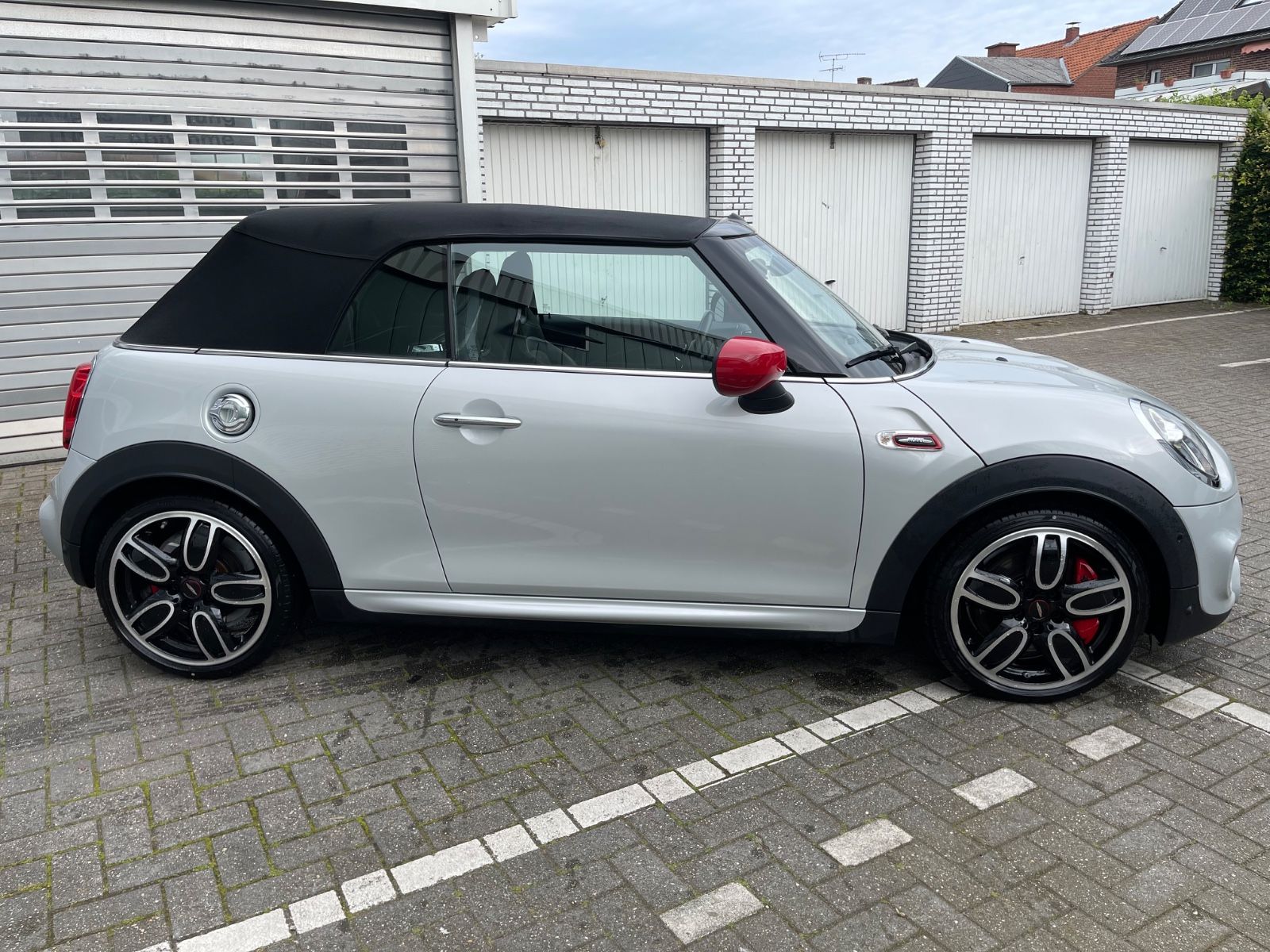 Fahrzeugabbildung MINI John Cooper Works Cabrio