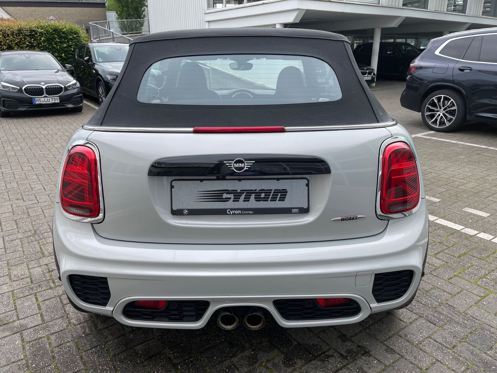 Fahrzeugabbildung MINI John Cooper Works Cabrio