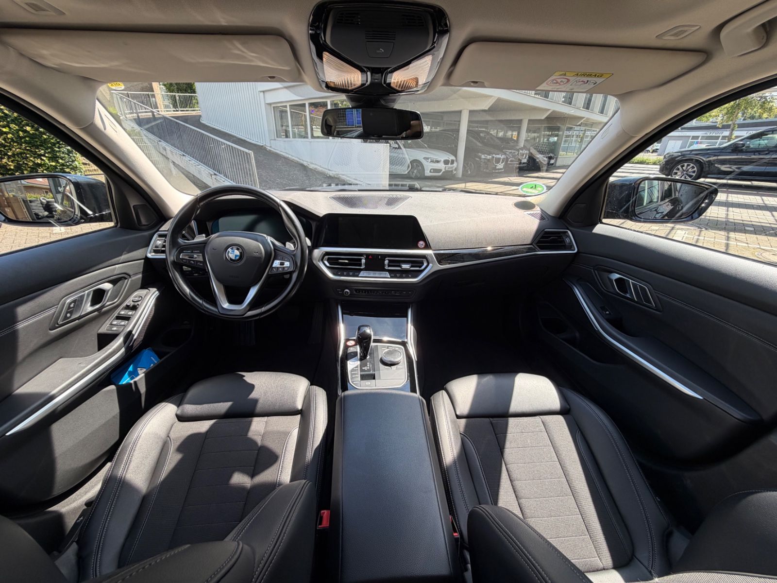 Fahrzeugabbildung BMW 320 d Touring Sport Line