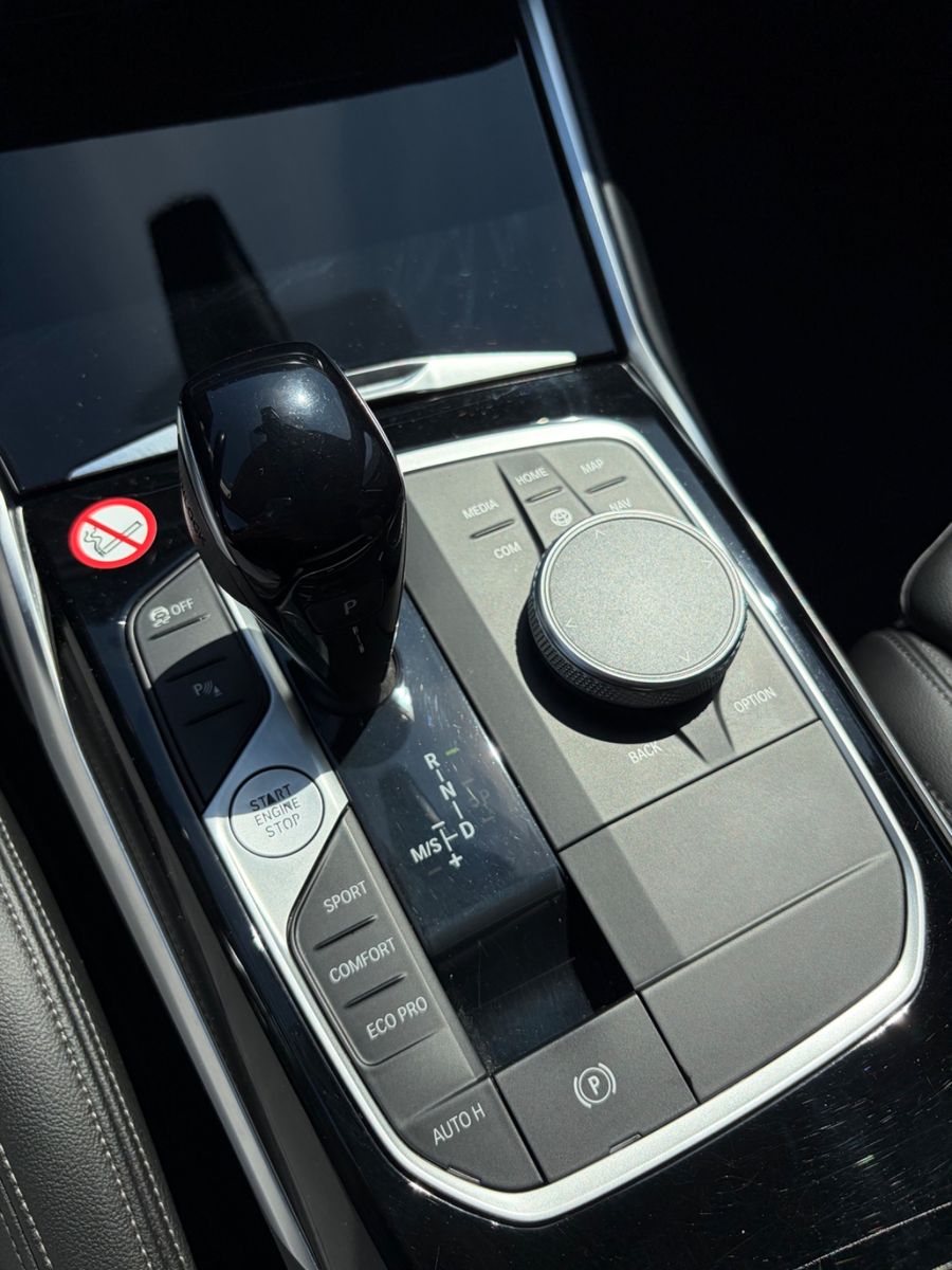 Fahrzeugabbildung BMW 320 d Touring Sport Line
