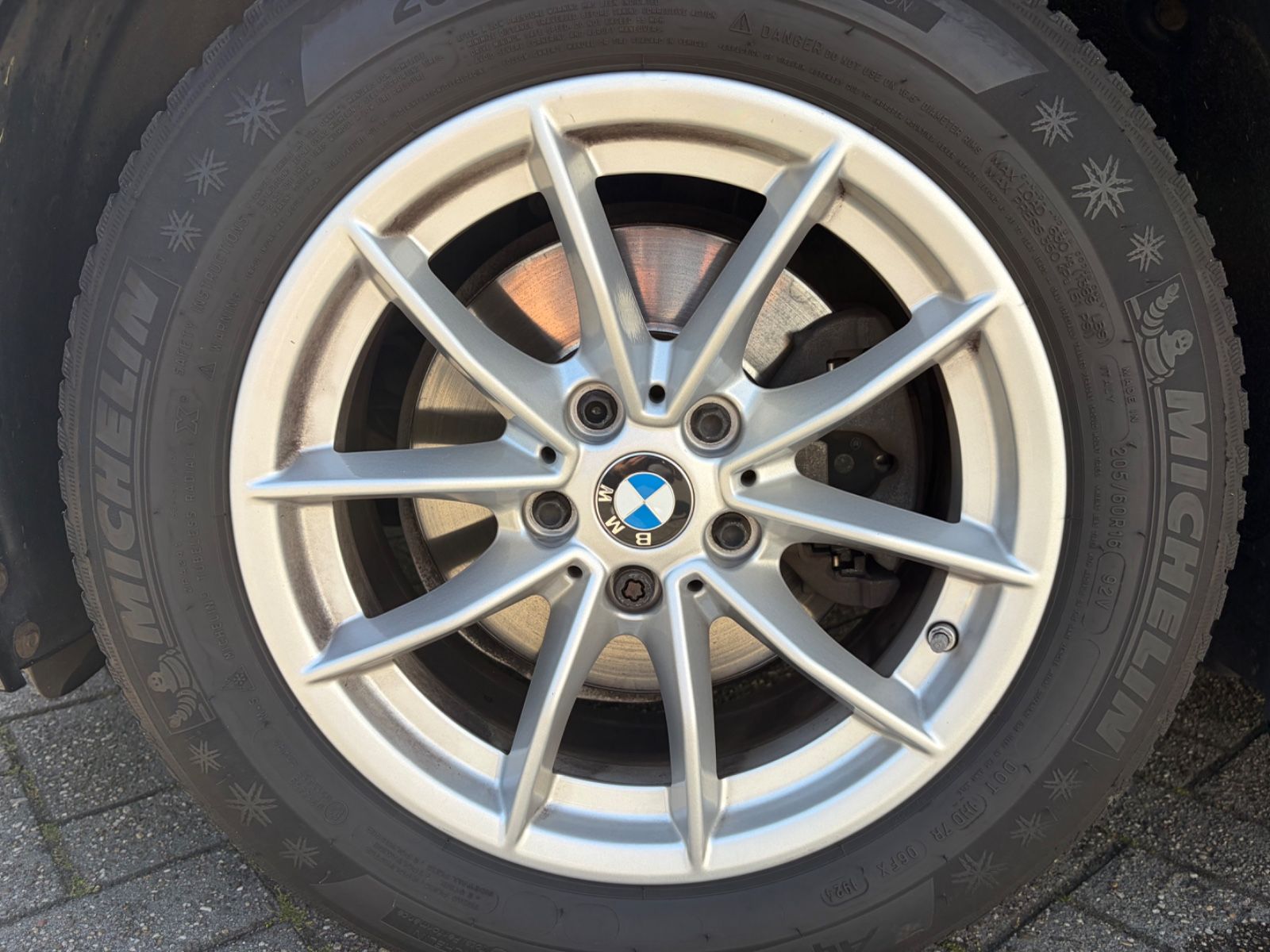 Fahrzeugabbildung BMW 320 d Touring Sport Line