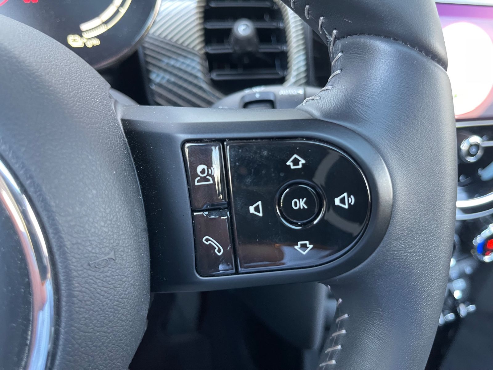 Fahrzeugabbildung MINI MINI COOPER SE Resolute Edition