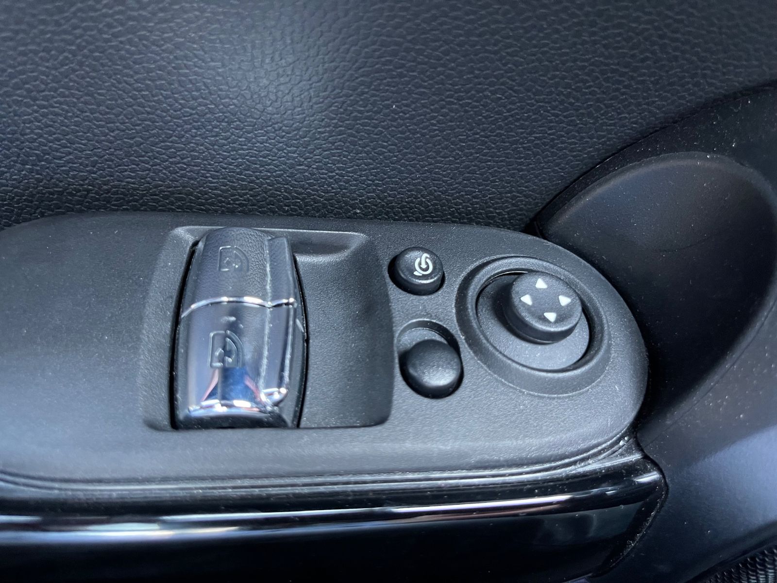 Fahrzeugabbildung MINI MINI COOPER SE Resolute Edition