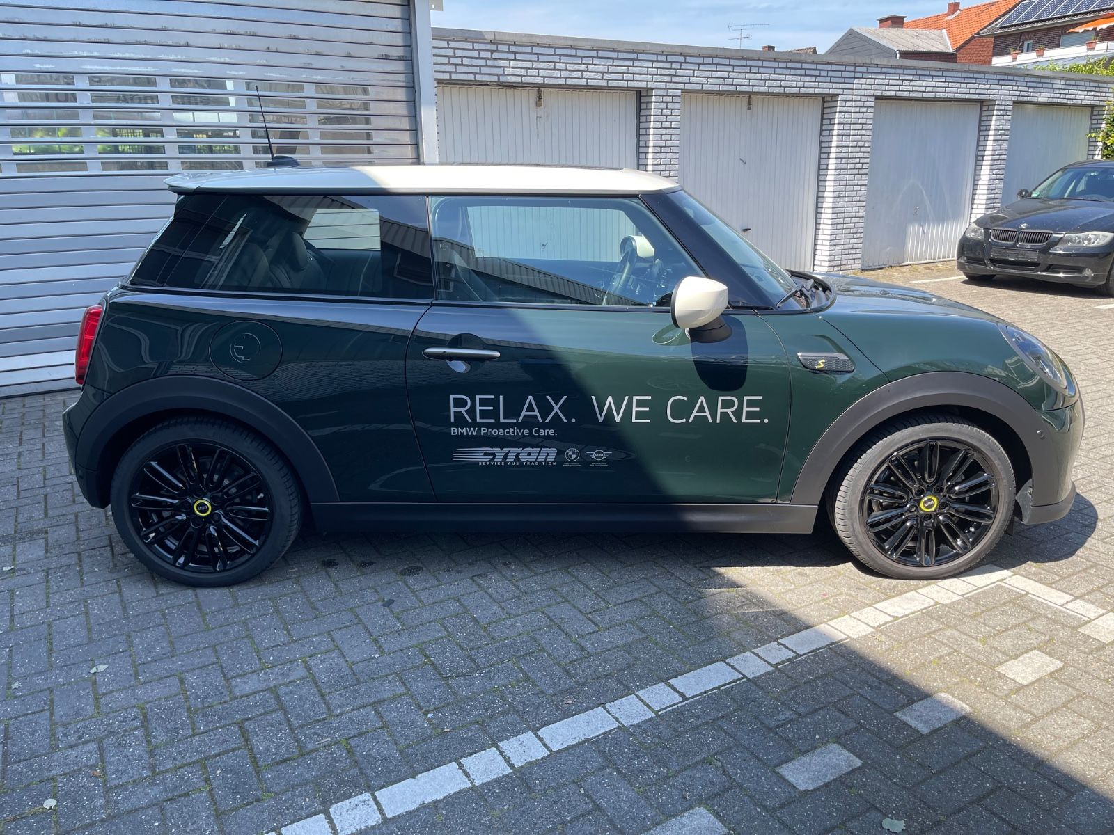 Fahrzeugabbildung MINI MINI COOPER SE Resolute Edition
