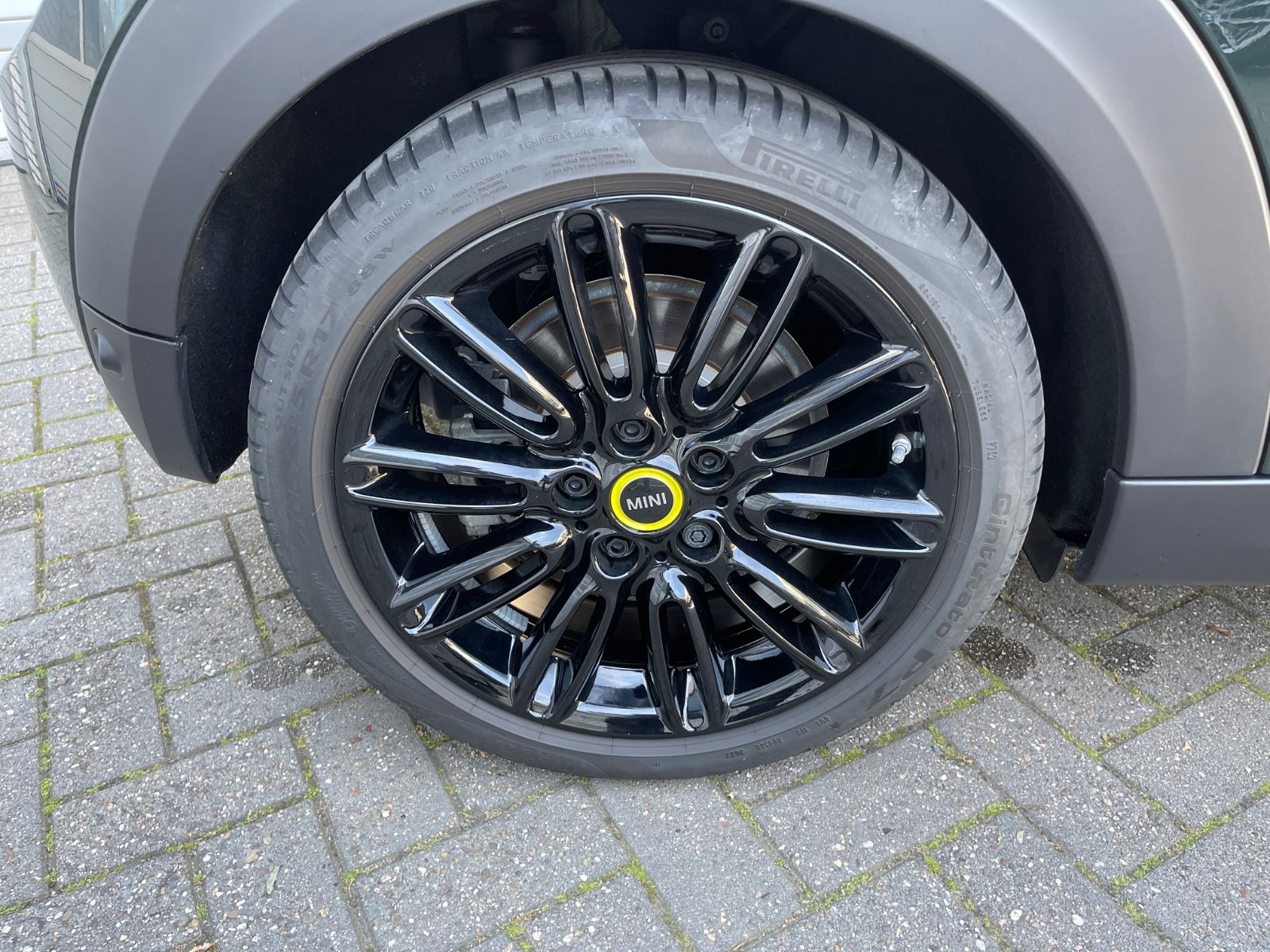 Fahrzeugabbildung MINI MINI COOPER SE Resolute Edition
