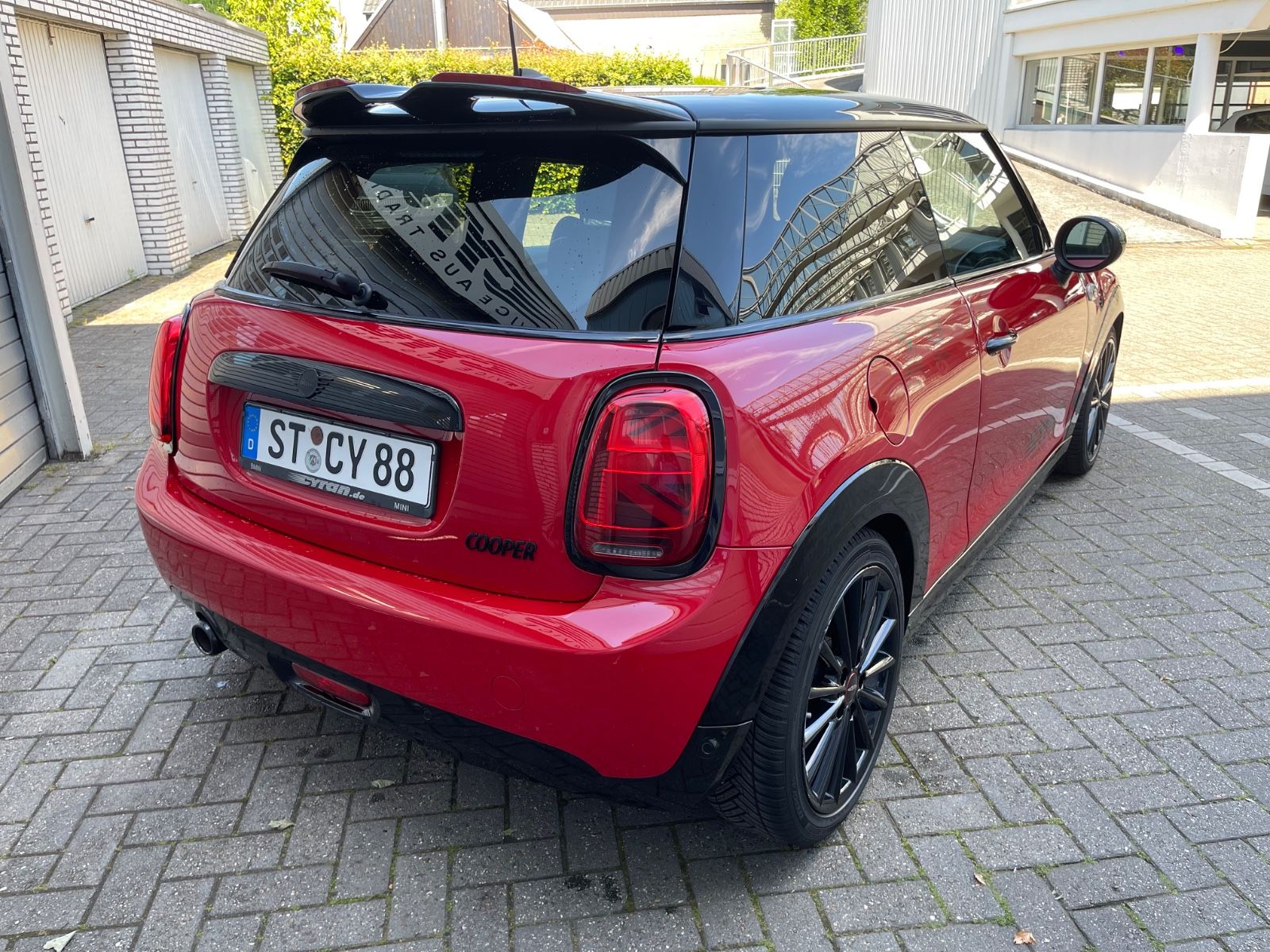Fahrzeugabbildung MINI MINI COOPER