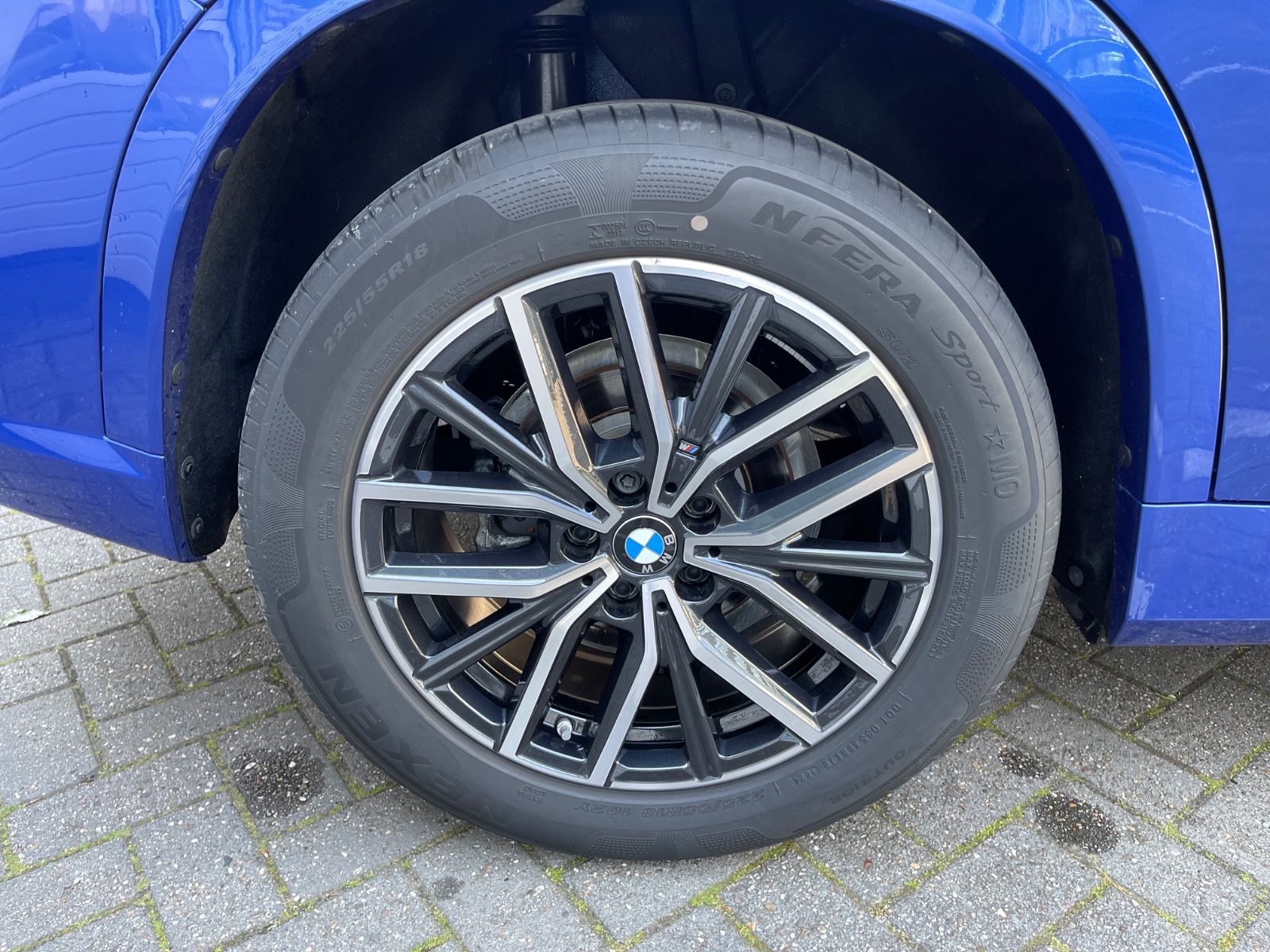 Fahrzeugabbildung BMW X1 20 i sDrive M Sport