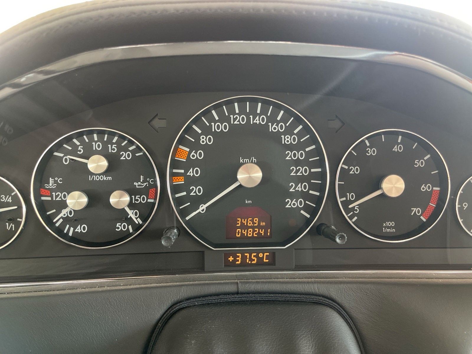 Fahrzeugabbildung Mercedes-Benz SL 320 Final Edition 1Hd 48500km